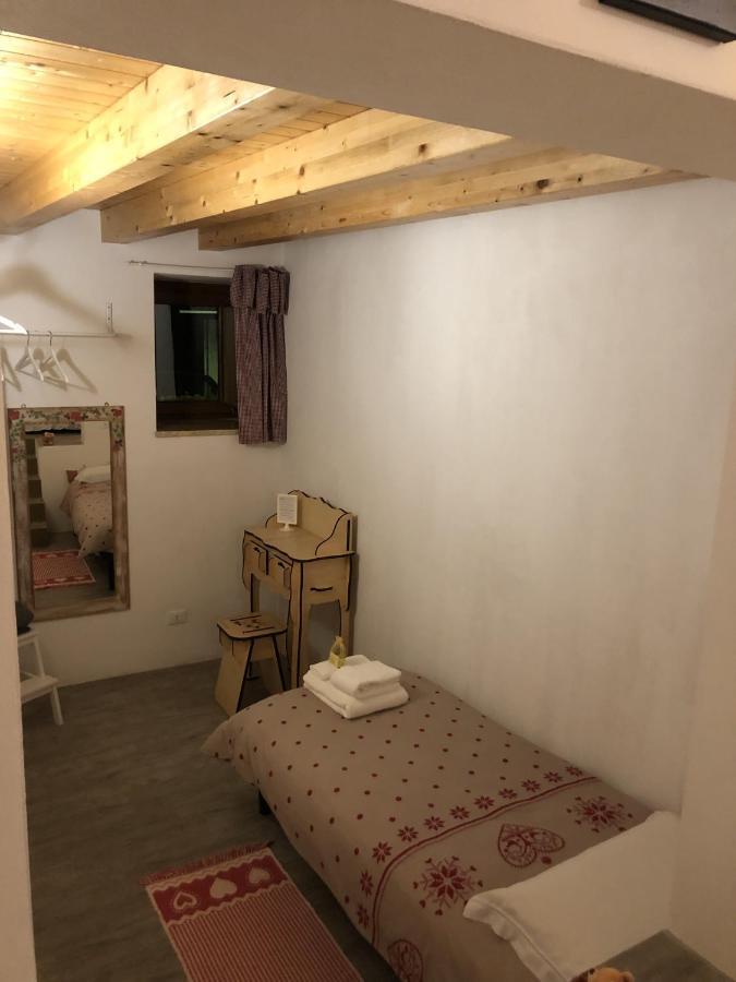 Verso Est Petralia Soprana Bagian luar foto