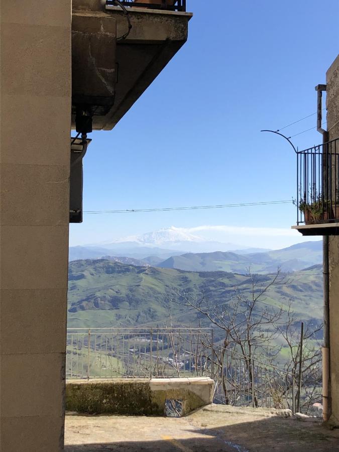Verso Est Petralia Soprana Bagian luar foto
